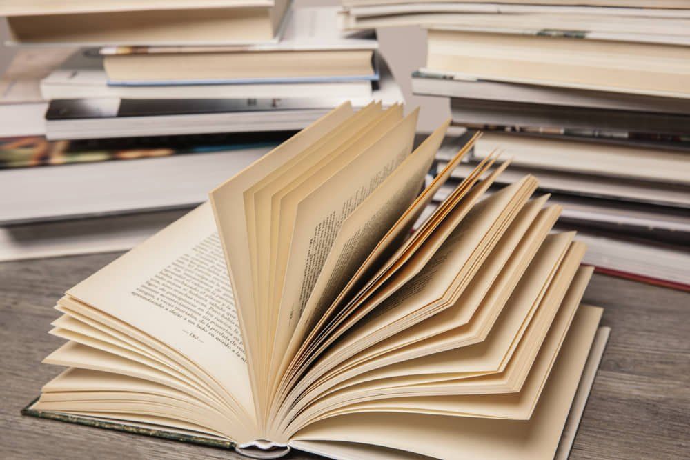 Cómo automatizar revisiones bibliográficas (y no morir entre papers)